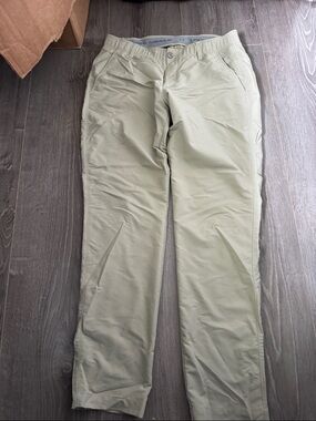 Under Armour Men’s Light Olive Performance Chinos 34/32